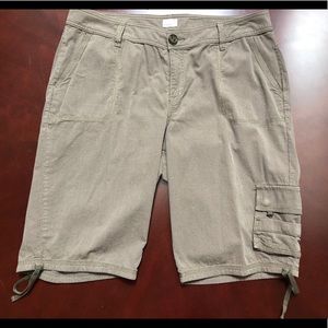 Beautiful Stripped Caslon Shorts size 16W